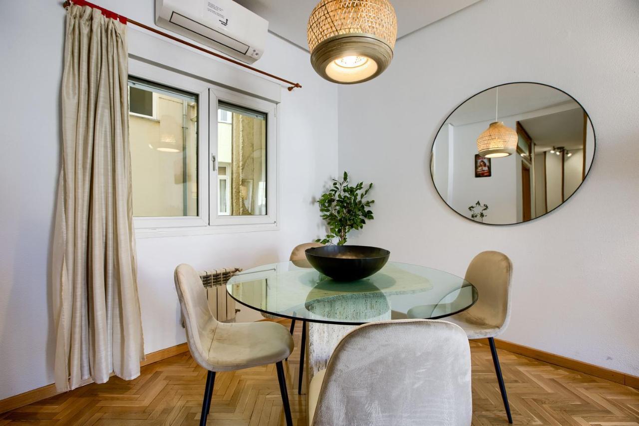 Apartamento Charming Elegant Gran Via Madrid Exterior foto